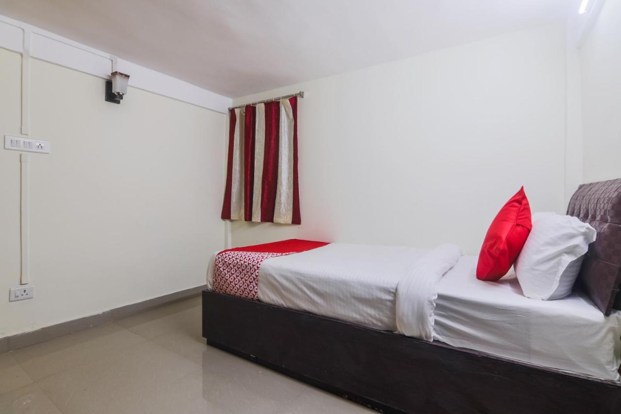 Oyo 18759 Nirvana Guest House Шилонг Екстериор снимка